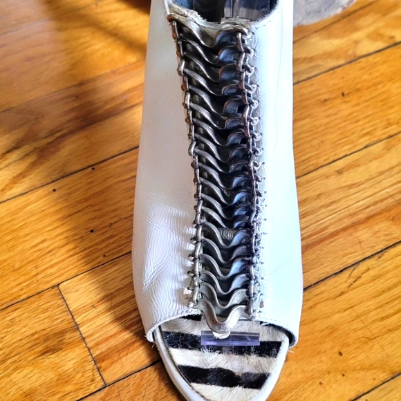 Pre-owned Manolo Blahnik Booties - Picture 1 of 8